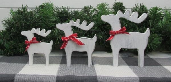 Wood Stand Alone Reindeer - Image 3