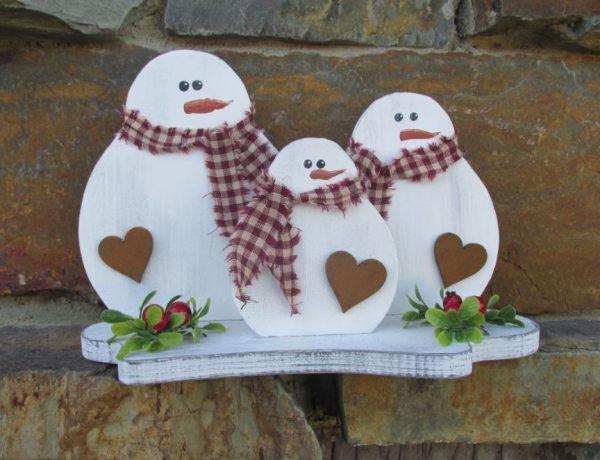 3 Rustic Snowmen with base