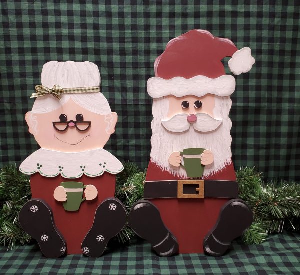 Wood Santa and Mrs. Claus