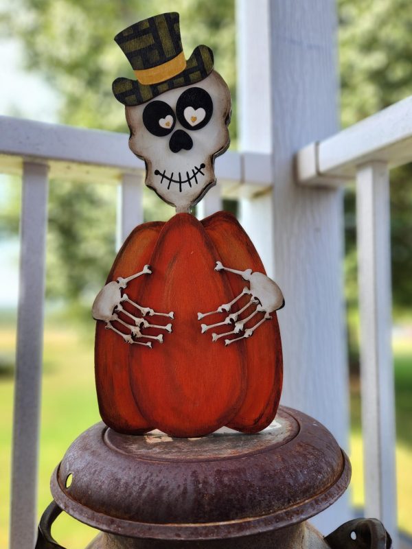 Wooden Skeleton with Pumpkin Kit