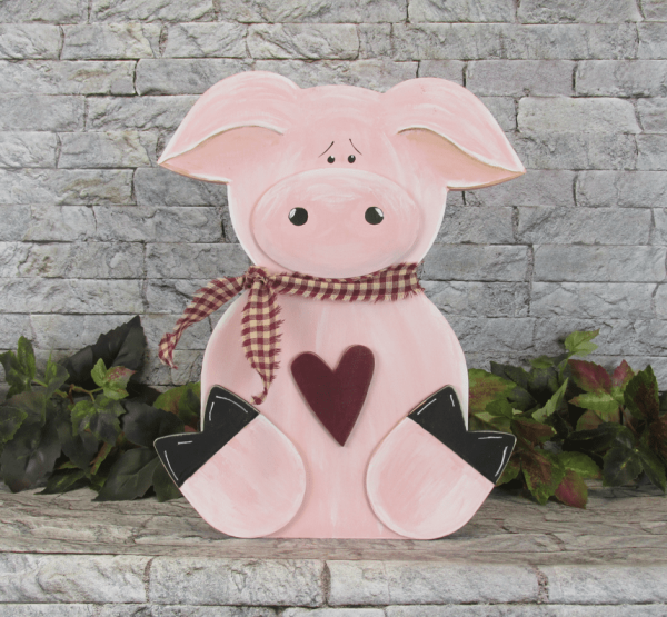 Wooden Freestanding Pig w Heart